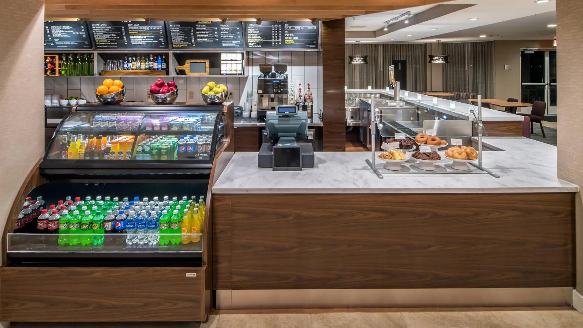 Courtyard By Marriott Portland North Hotel