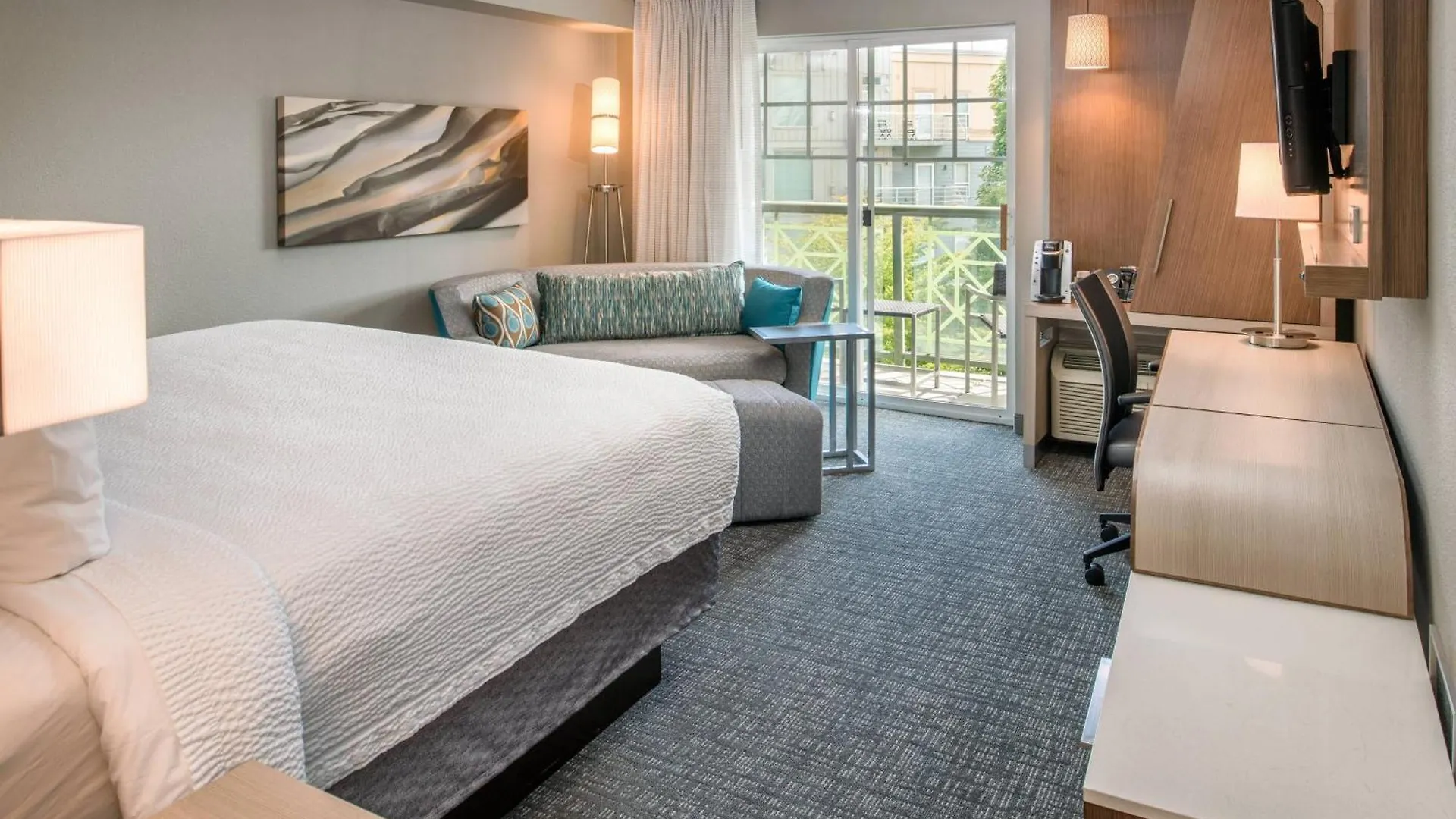 Courtyard By Marriott Portland North Hotel 3*,