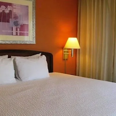 Courtyard By Marriott Portland North Hotel
