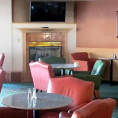 Courtyard By Marriott Portland North Hotel