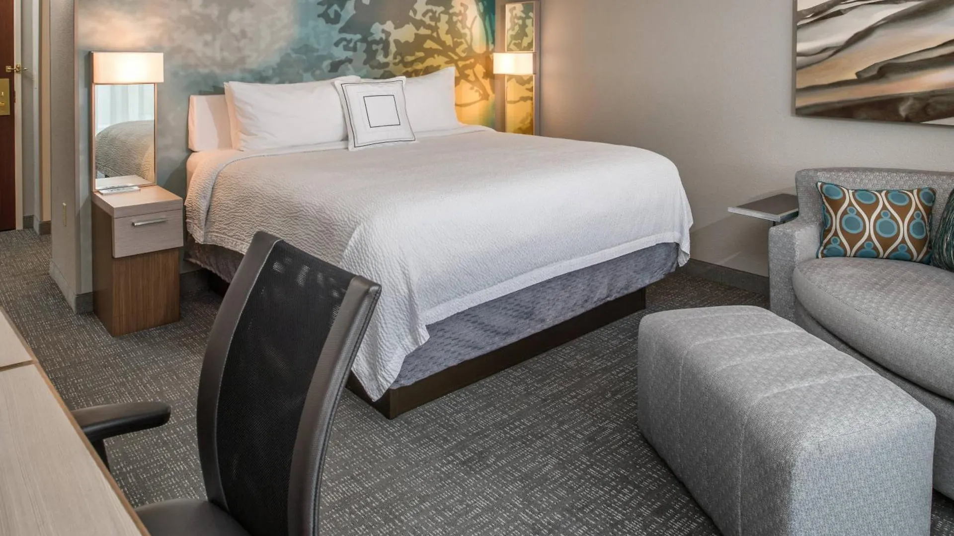 Courtyard By Marriott Portland North Hotel