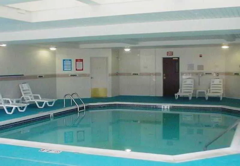Courtyard By Marriott Portland North Hotel
